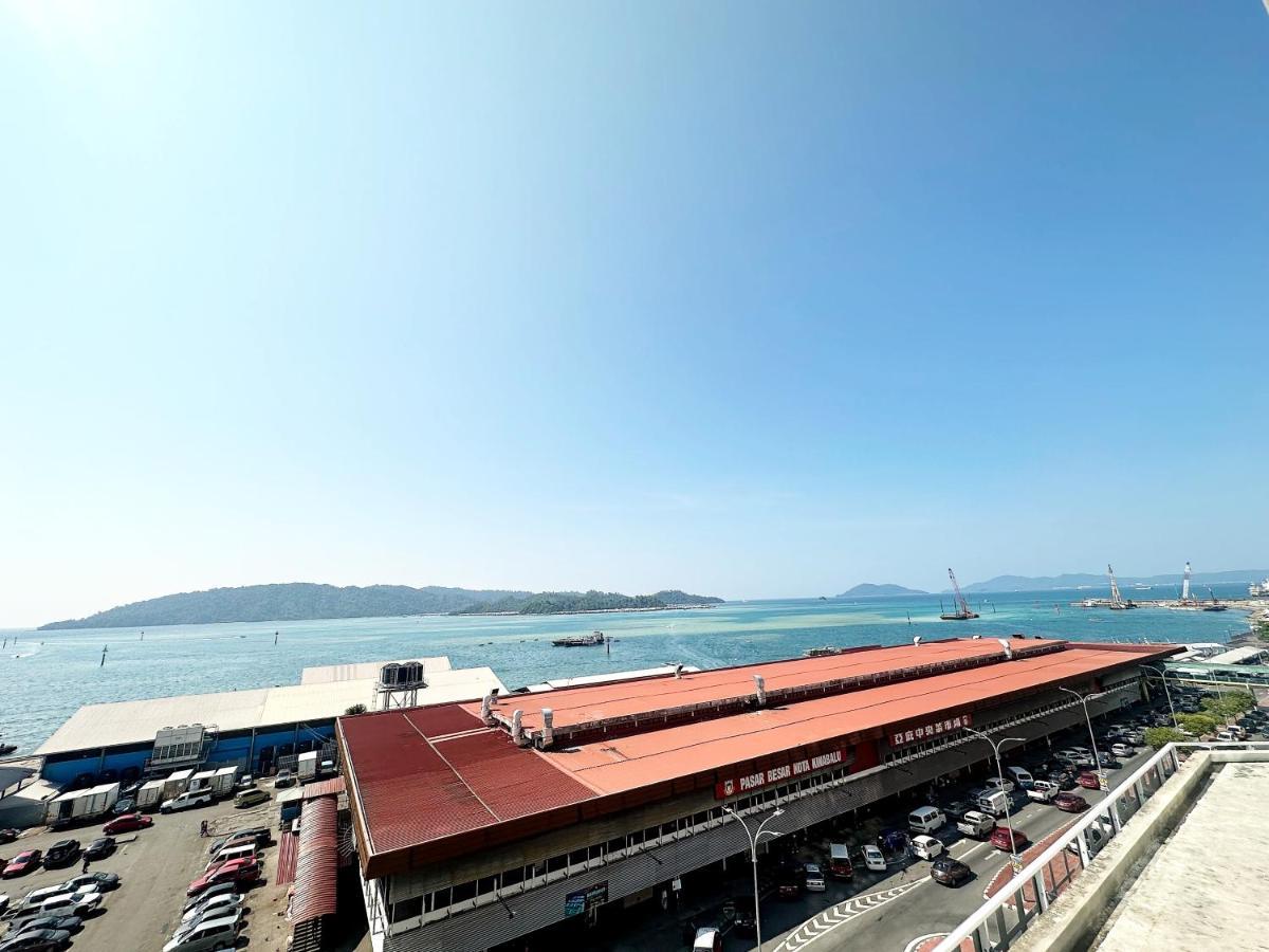 The Shore Kota Kinabalu City Centre By Lw Suites Exterior photo