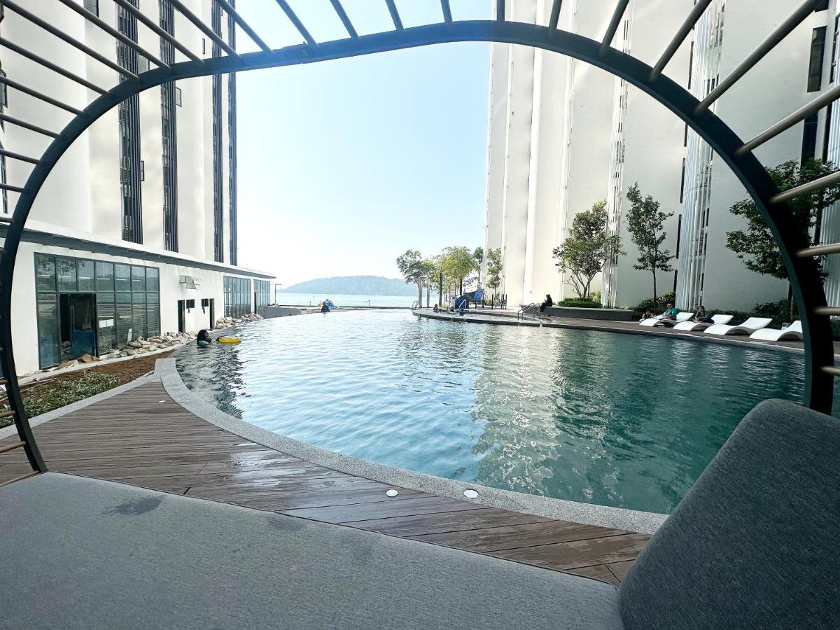 The Shore Kota Kinabalu City Centre By Lw Suites Exterior photo