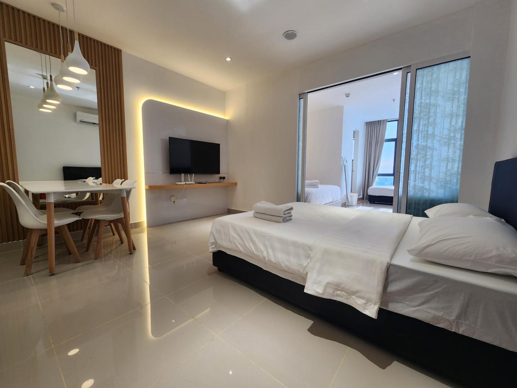 The Shore Kota Kinabalu City Centre By Lw Suites Room photo
