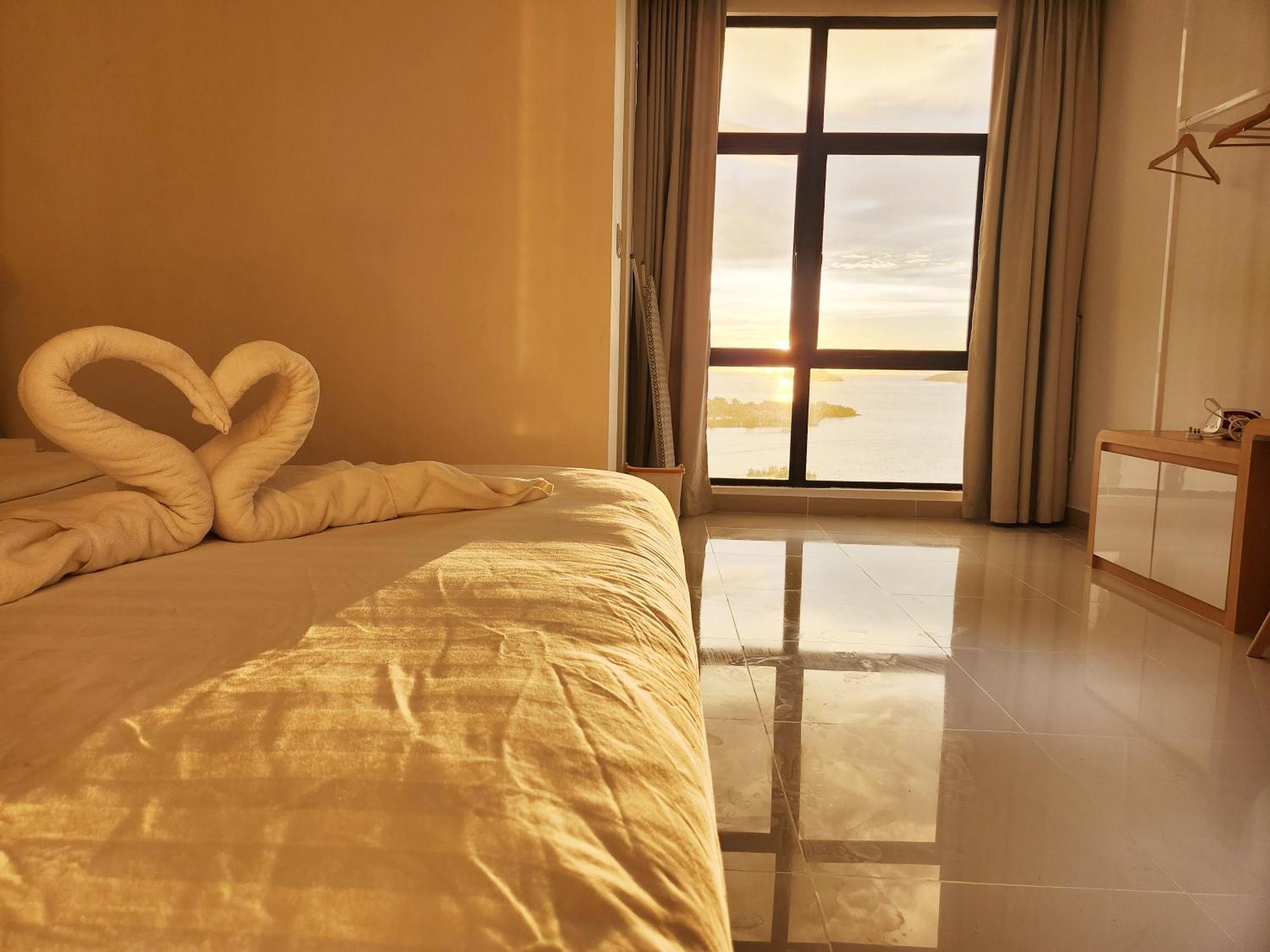 The Shore Kota Kinabalu City Centre By Lw Suites Exterior photo