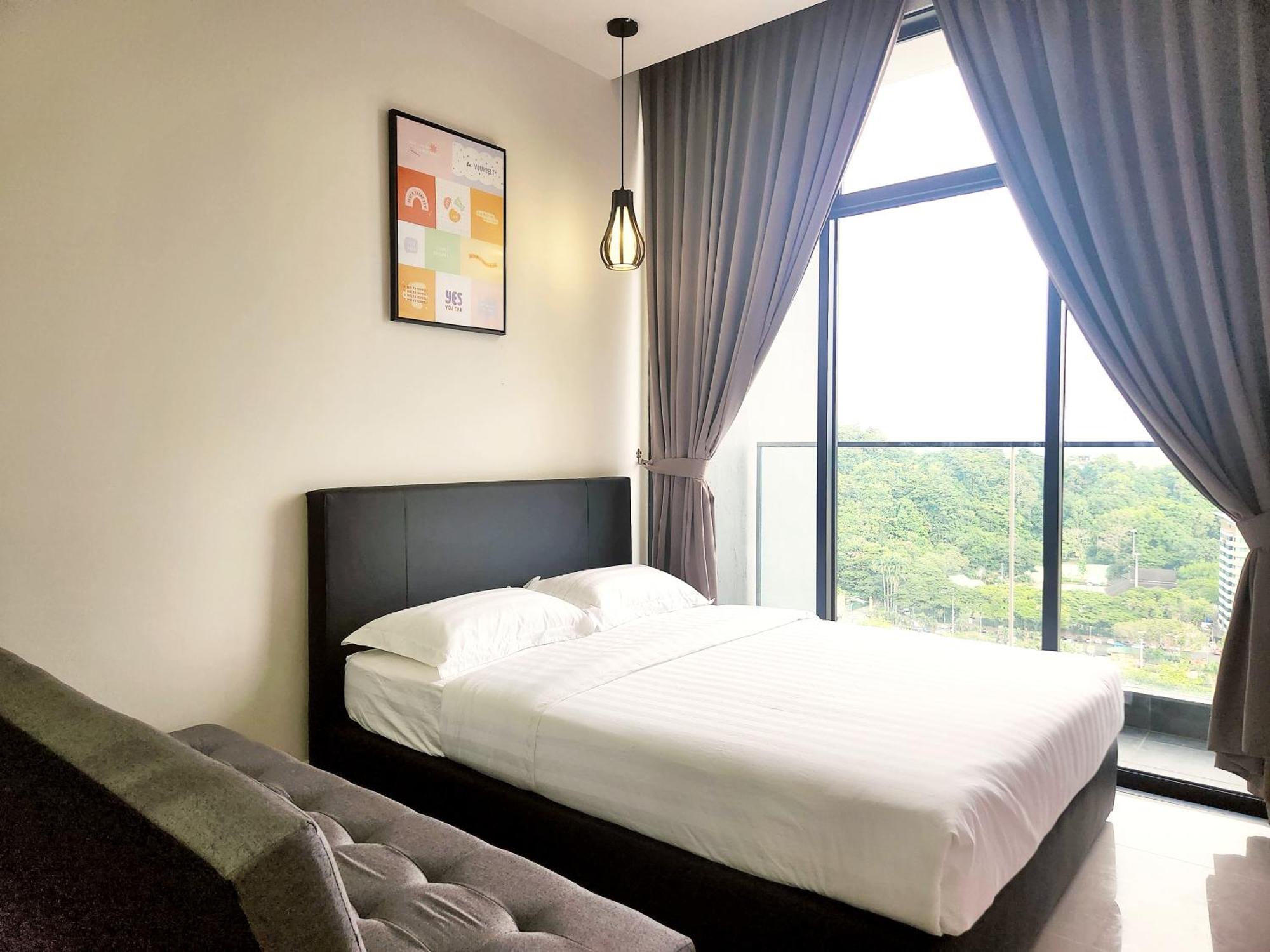 The Shore Kota Kinabalu City Centre By Lw Suites Exterior photo