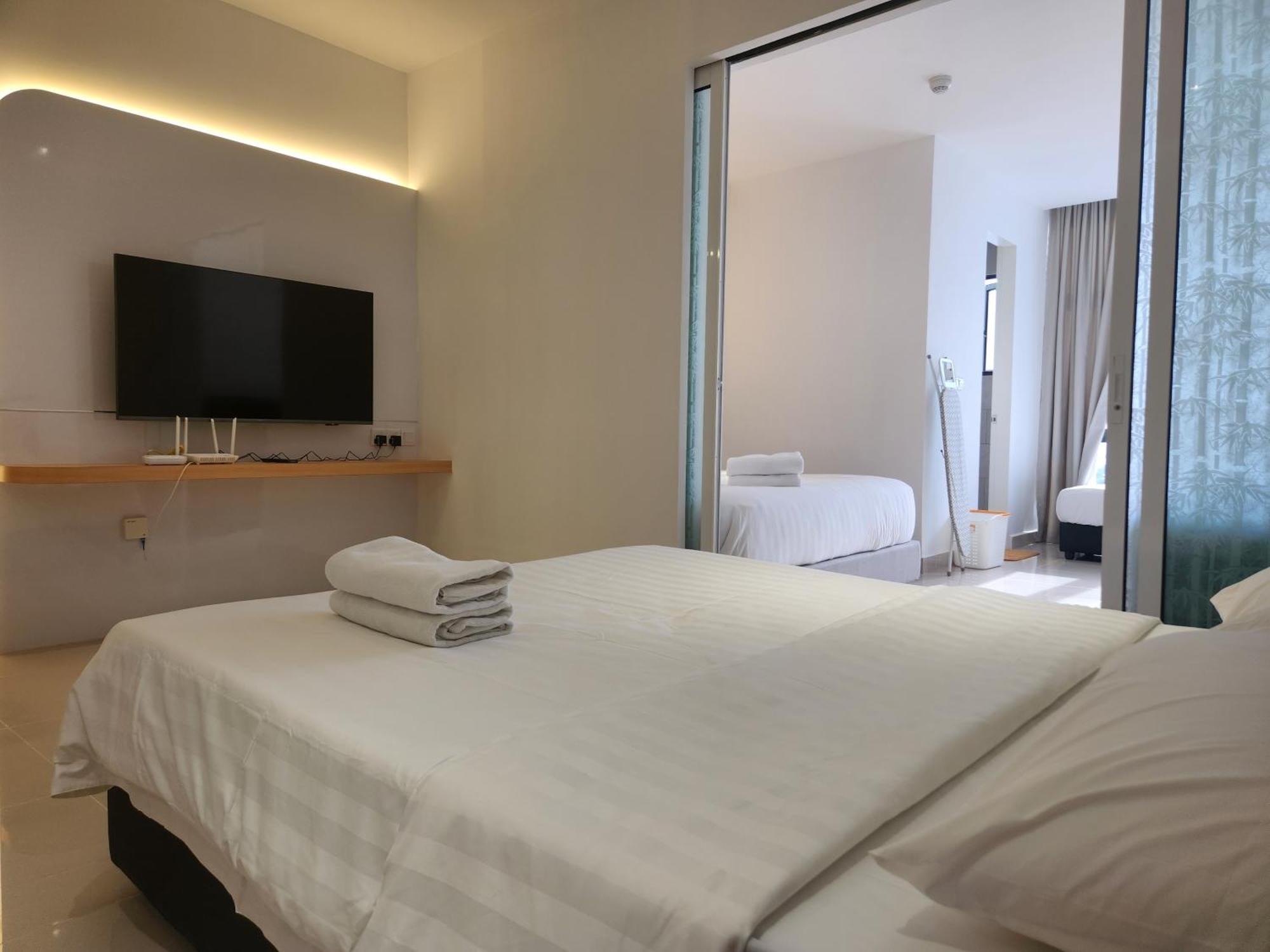 The Shore Kota Kinabalu City Centre By Lw Suites Room photo