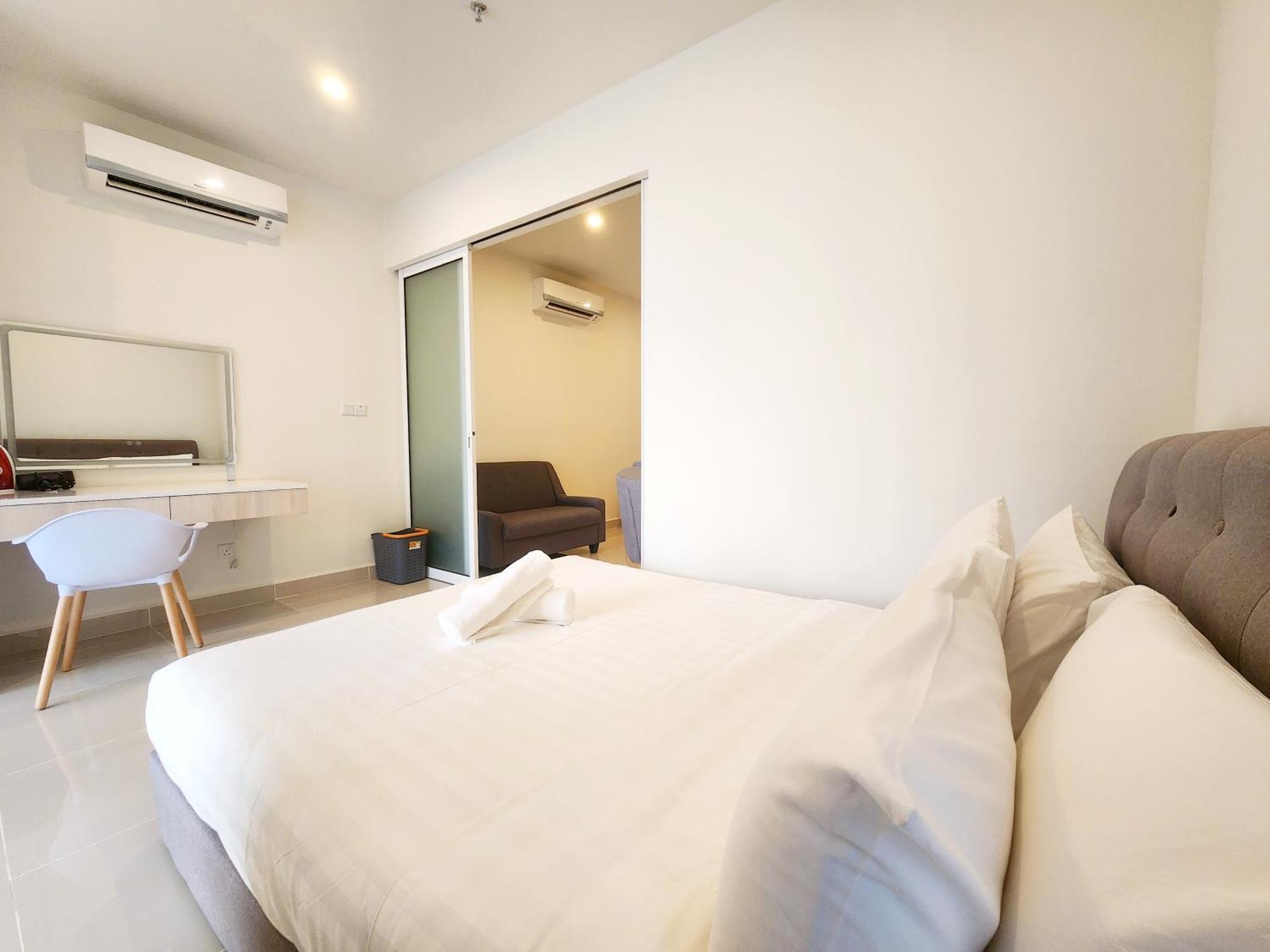 The Shore Kota Kinabalu City Centre By Lw Suites Room photo