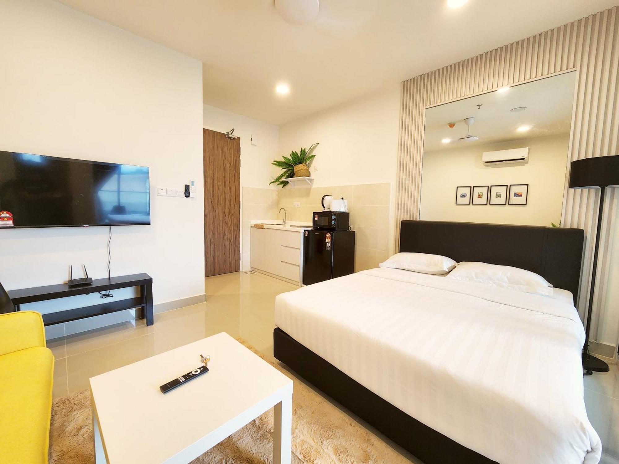 The Shore Kota Kinabalu City Centre By Lw Suites Room photo
