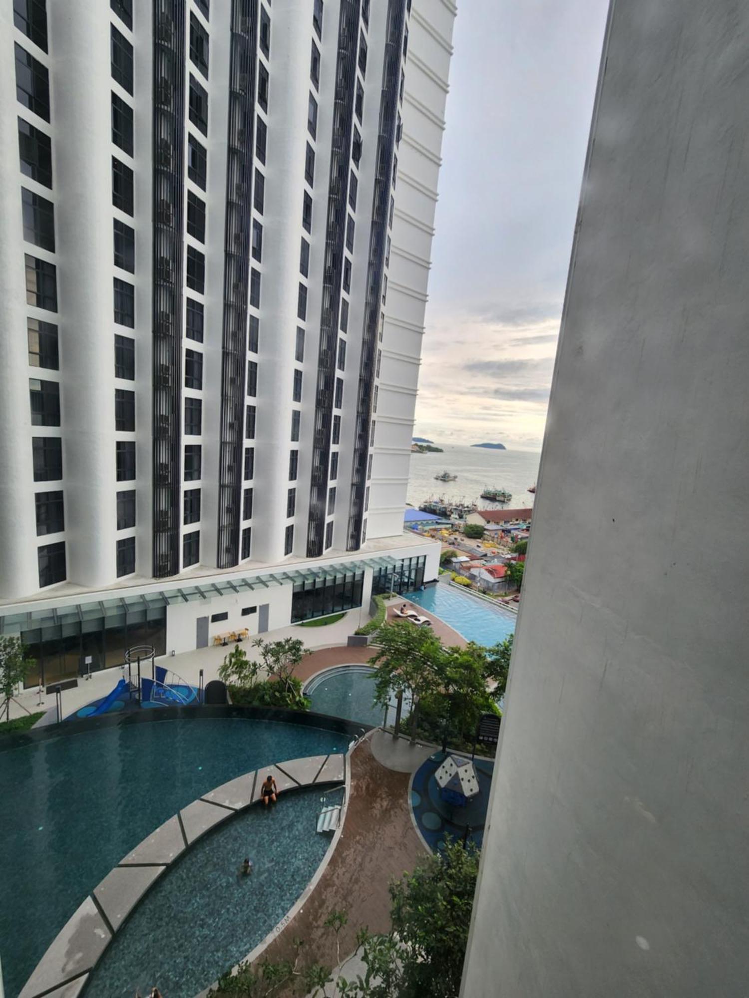 The Shore Kota Kinabalu City Centre By Lw Suites Room photo