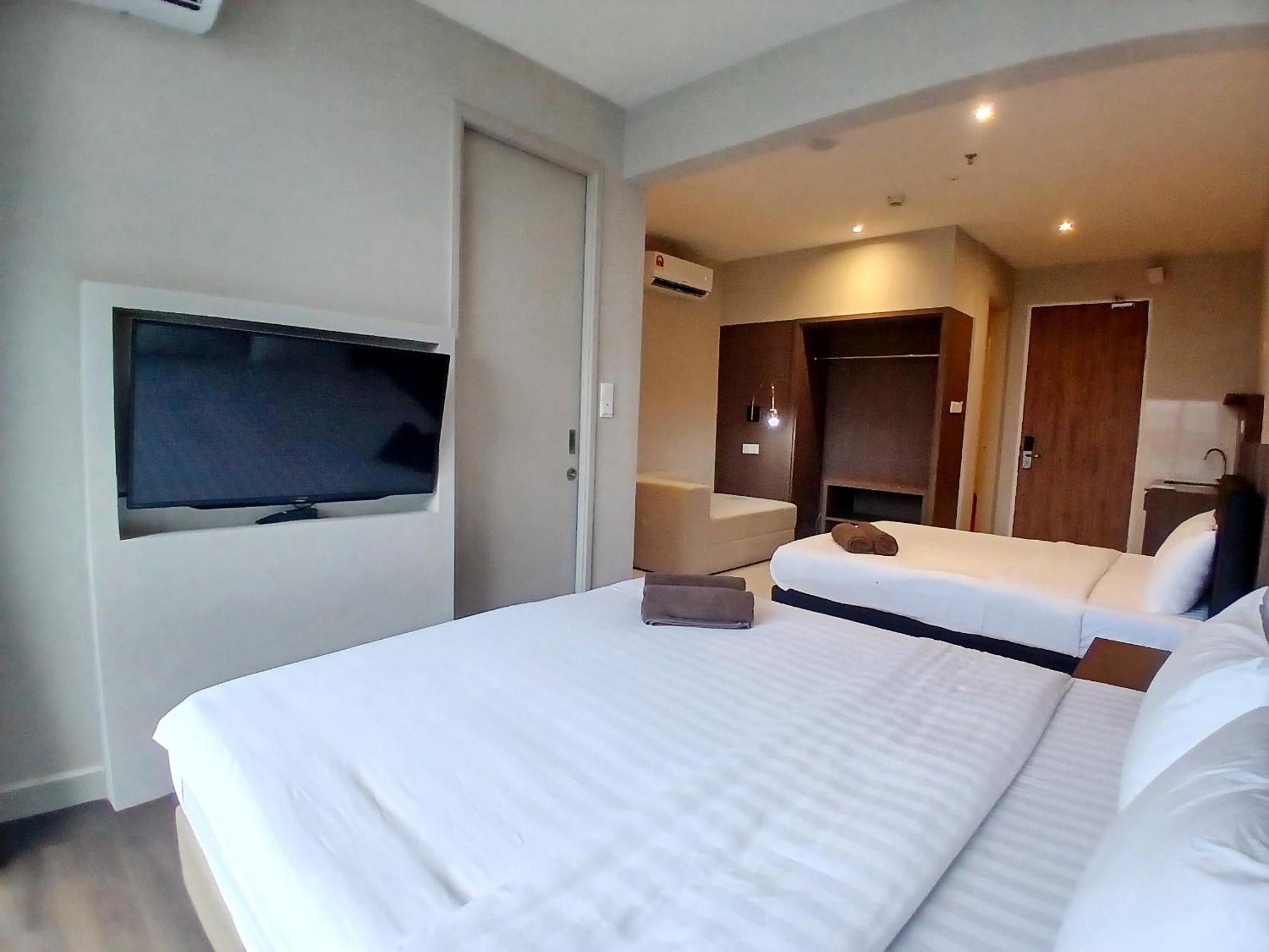 The Shore Kota Kinabalu City Centre By Lw Suites Room photo