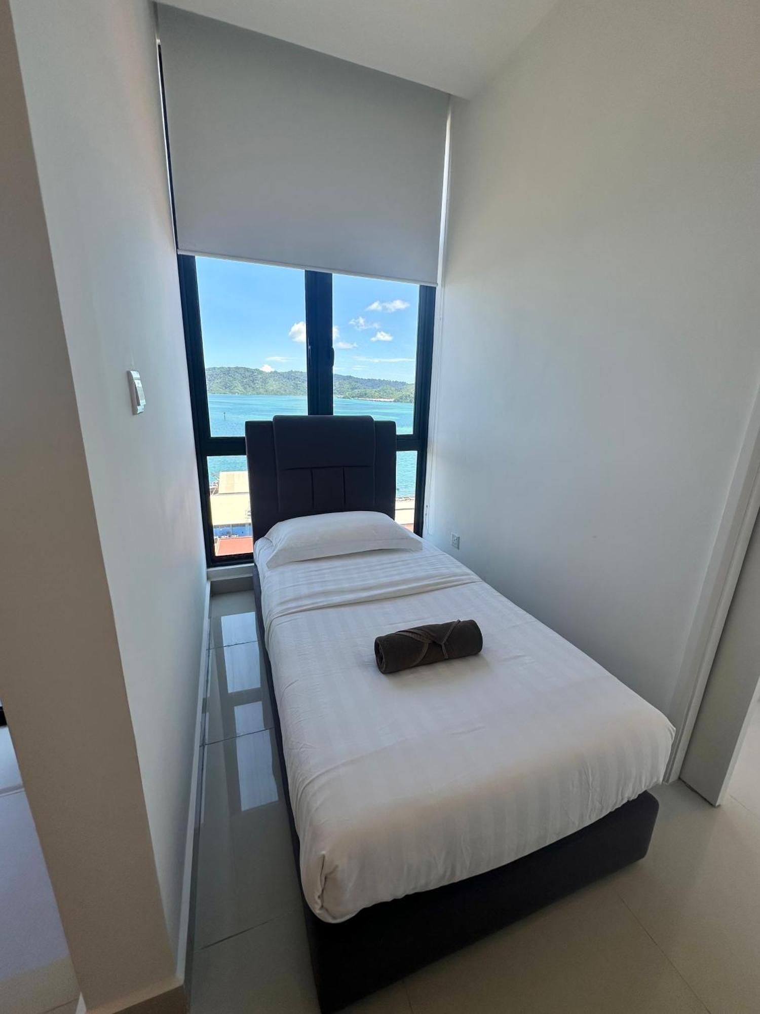 The Shore Kota Kinabalu City Centre By Lw Suites Room photo
