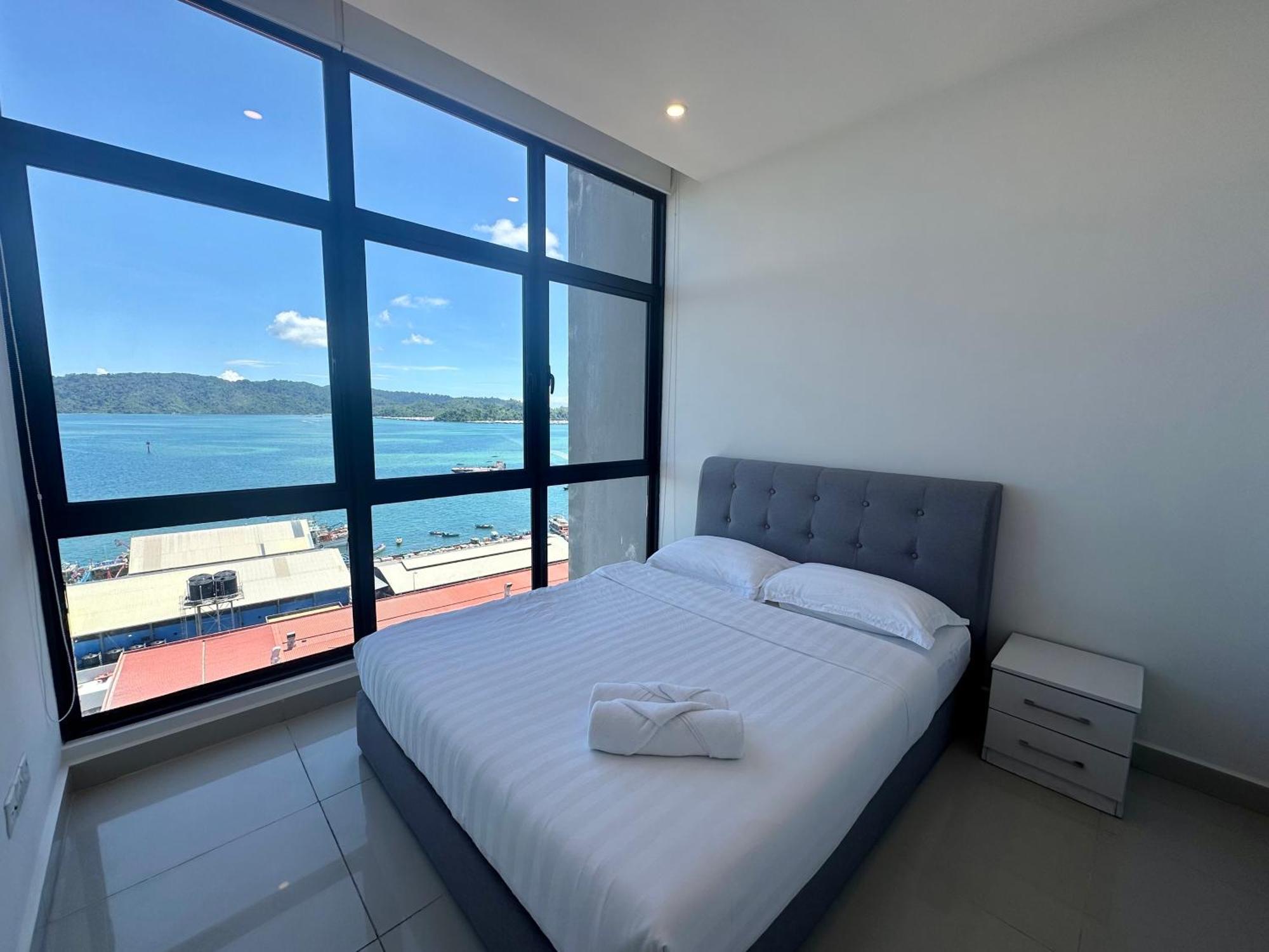 The Shore Kota Kinabalu City Centre By Lw Suites Exterior photo